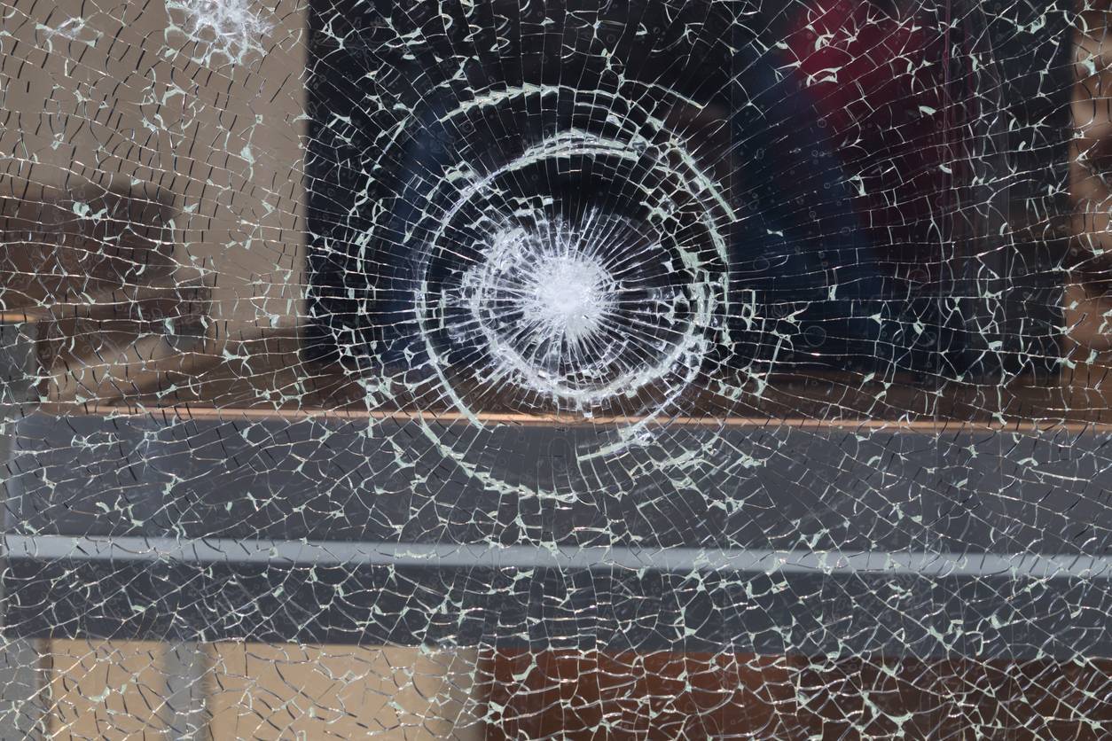 vitre cassée vitrier magasin boutique réparation